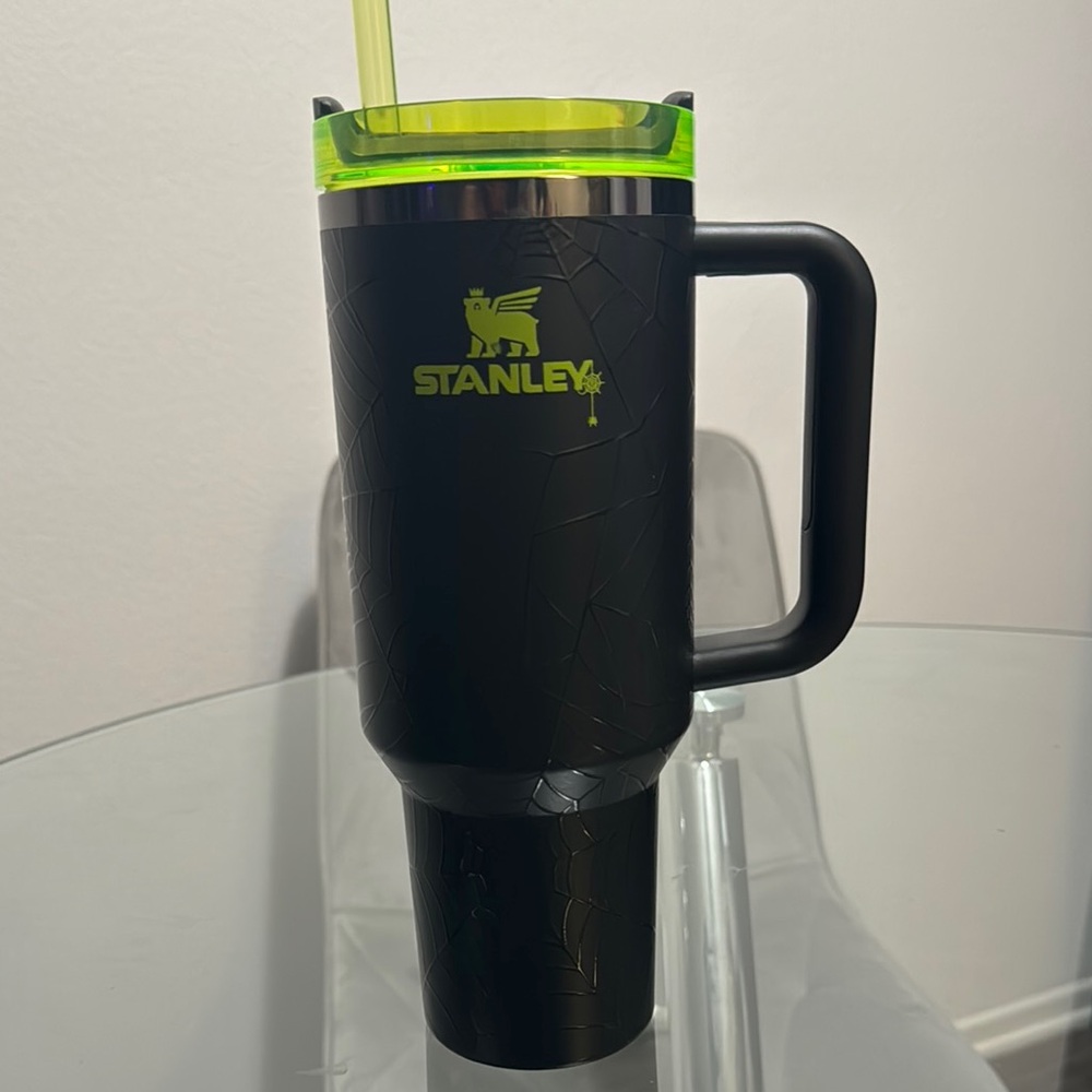 Stanley The Halloween Flowstate Quencher 40oz Tumbler